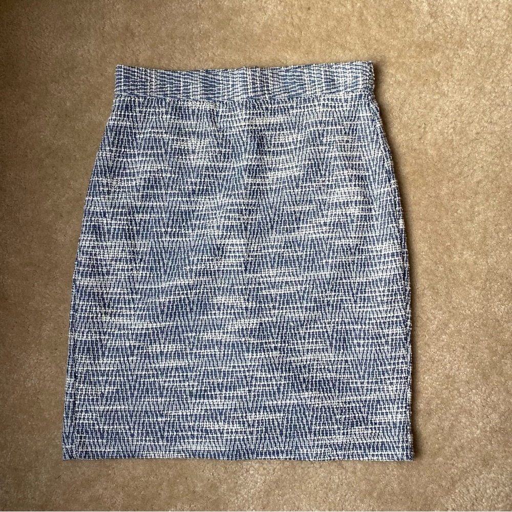 Banana Republic Pencil Skirt Womens Size 0P Blue White Lined Zig Zag Knit Casual